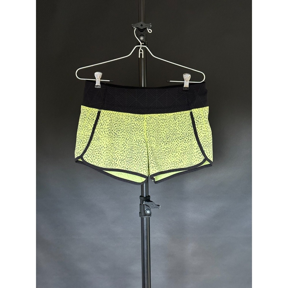 Lululemon Women's Shorts 3 " lined Black And Neon Yellow Size 6 Cheetah‎ Pattern